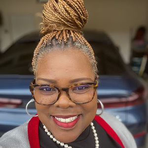 Meet your Posher, Nina